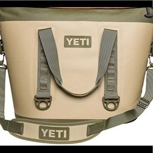YETI Hopper Cooler. Field Tan/Blaze Orange.